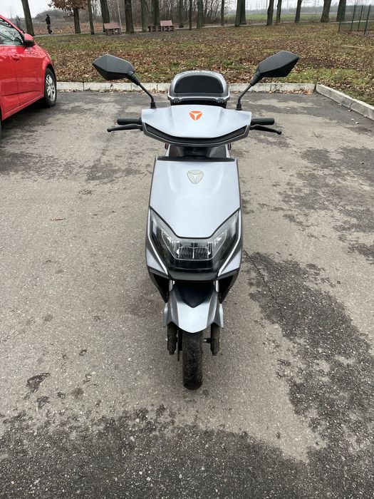 Yadea rn електро скутер