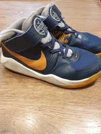 Buty nike teamhustle rozm 33