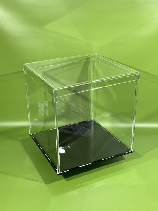 Куб акриловий з кришкою. Чорне, біле або прозоре дно 30*30*30 см.