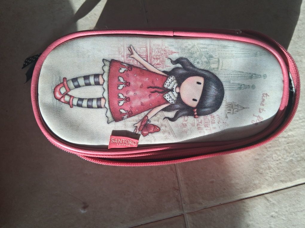 Mochila e estojo escolar da Gorjuss Santoro