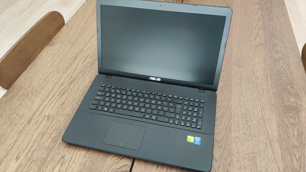 Portátil ASUS X751L