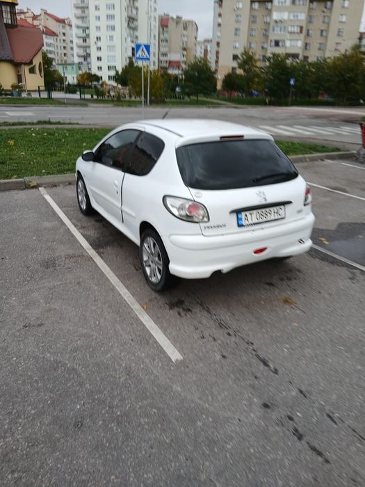 Peugeot 206 1.1 2004р