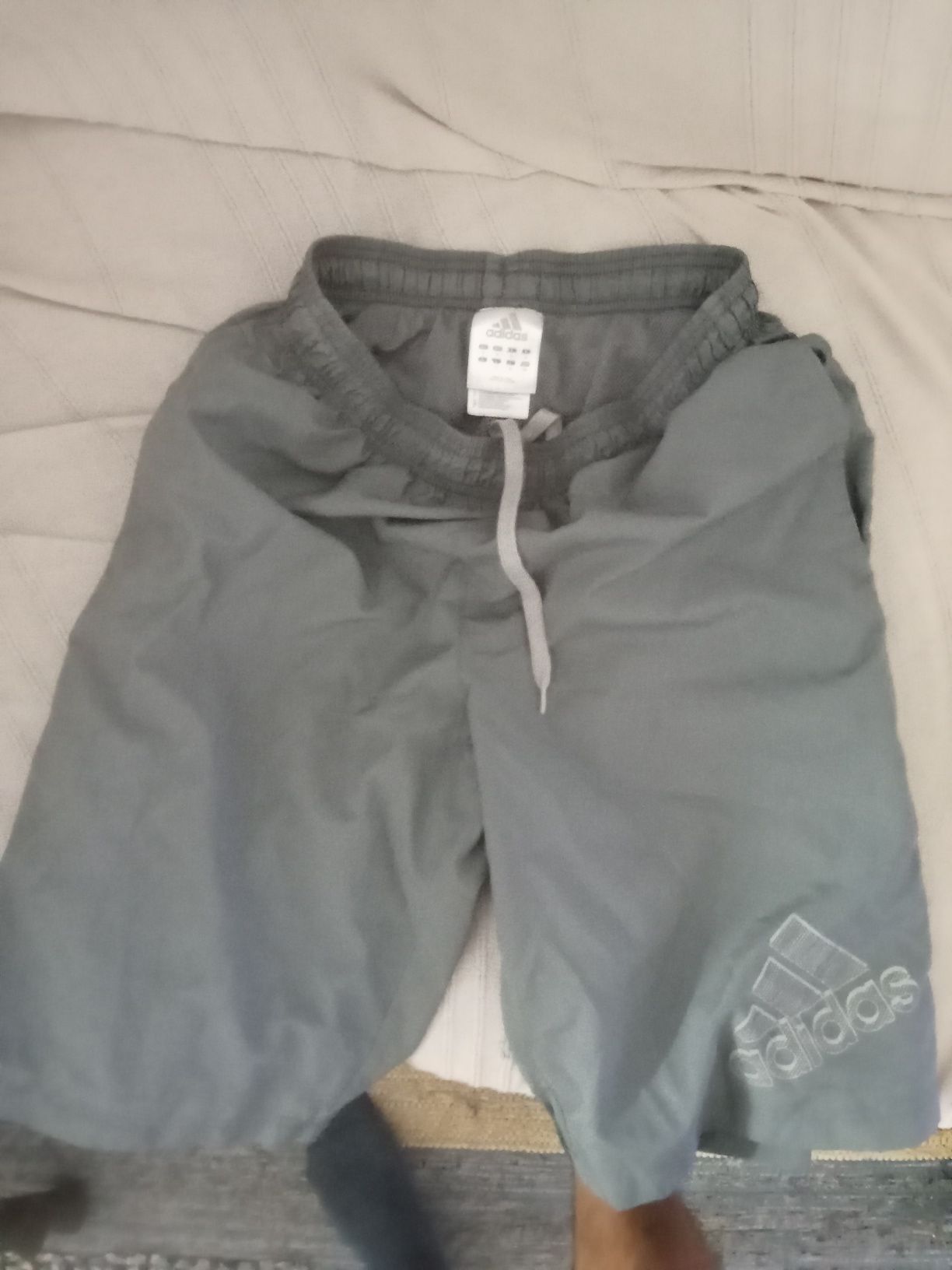 Calças desporto adidas cinzentas