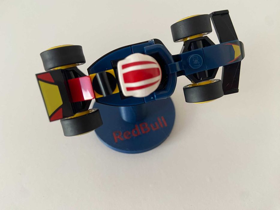 Suporte para mini carro de F1 LEGO - Red Bull