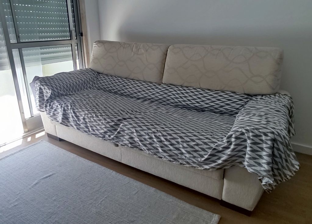 Sofá cama bege - 3 lugares