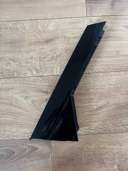 Накладка двері бічна задня права Audi Q5 80A 18- чорн глянець