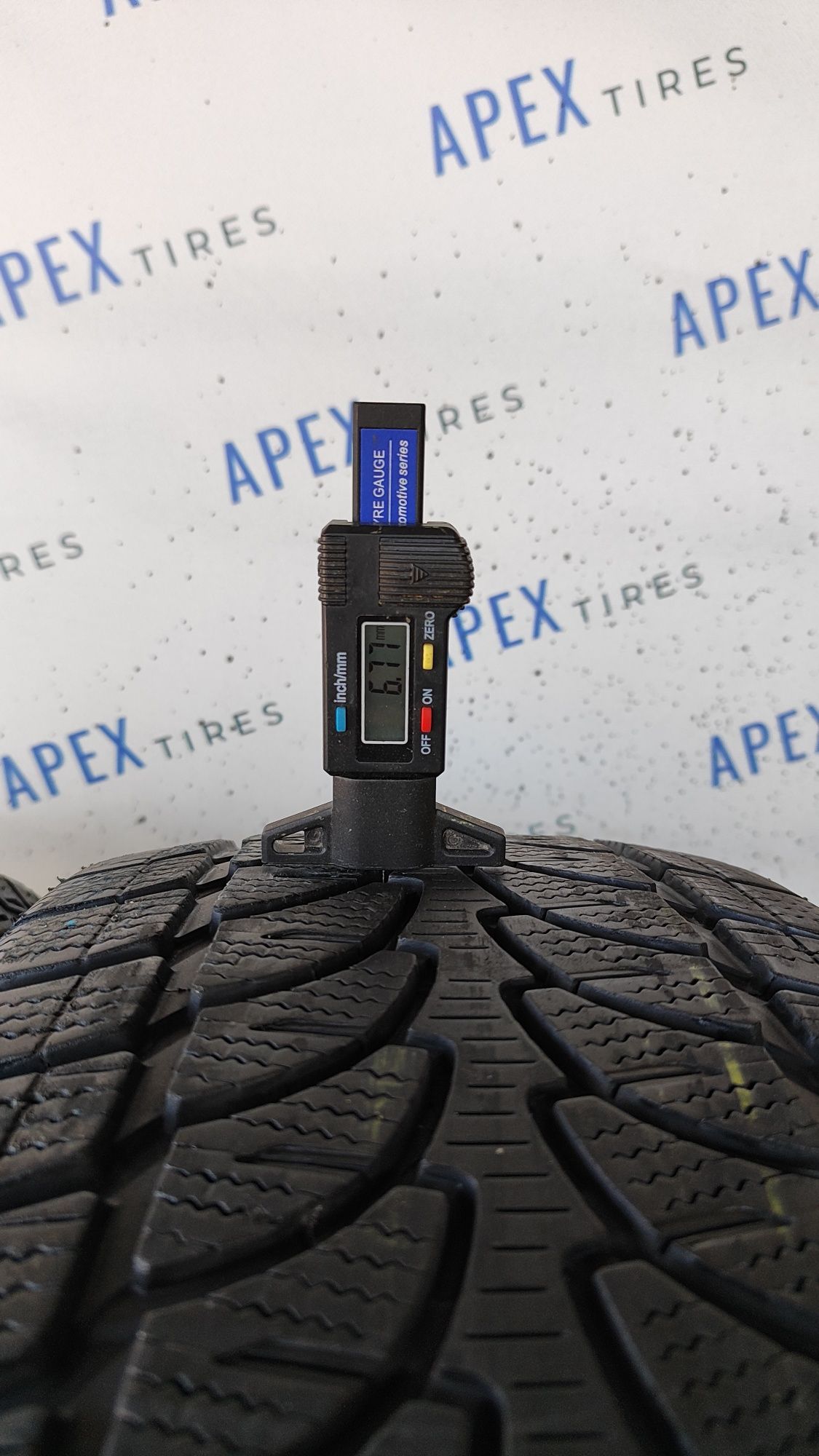 Зимові шини Bridgestone 235/55 R18 235*55 18 blizzak lm-80 evo