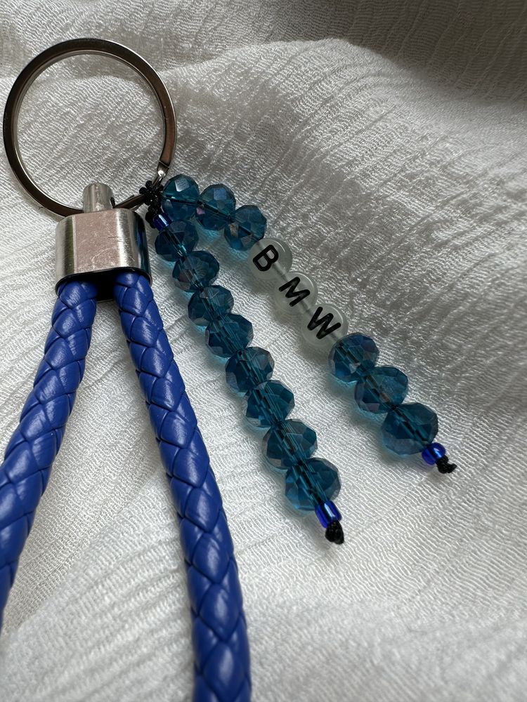 Breloczek „BMW” – luksus w wersji handmade z odrobiną błysku