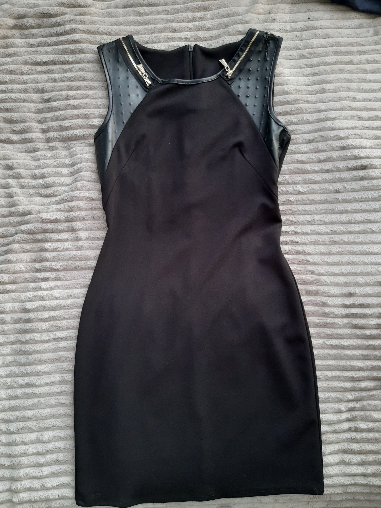 Sukienka elegancka mała czarna 36 S