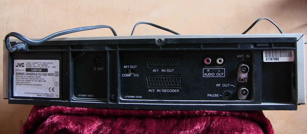 Видеомагнитофон S-VHS JVC HR-S7500EH