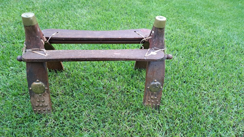 Taboret pufa koziołek typu wielbłąd  do renowacji Poznań Ławica