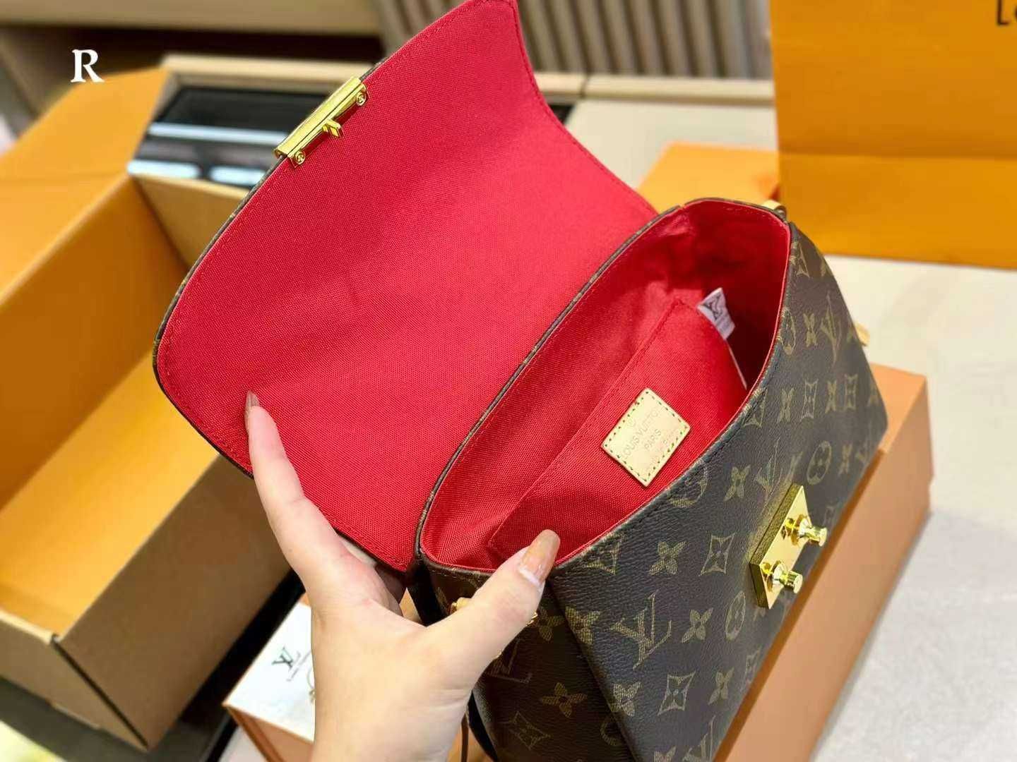 Bolsa feminina novo Louis Vuitton