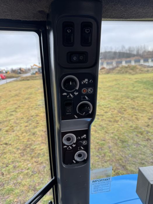 New Holland TV140