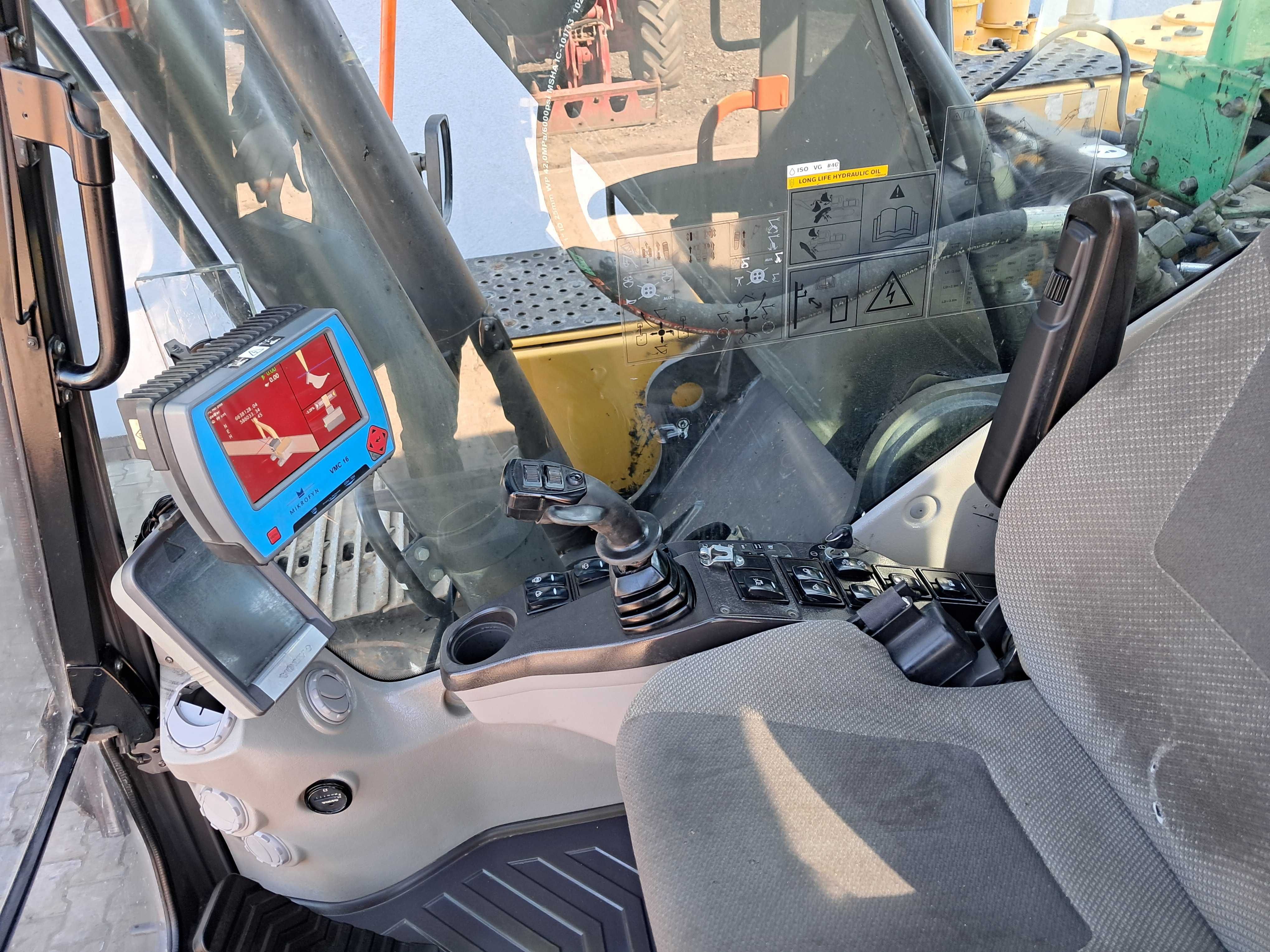 VOLVO EC220DL Rototilt Indexator OILQUICK GPS 3D Leica Niwelacja Teren