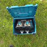 Ładowarka Makita DC18RD + dwie baterie Makita w skrzynce
