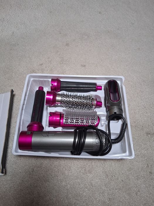 Secador de cabelo 5 em 1 ,completamente novo.