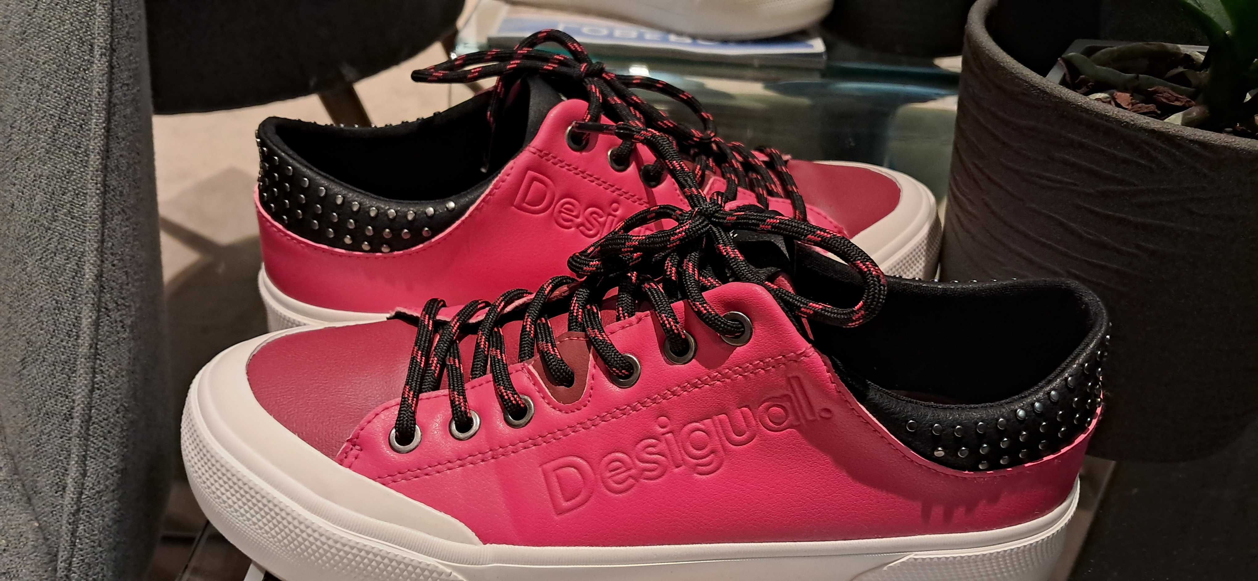 Snickersy damskie DESIGUAL