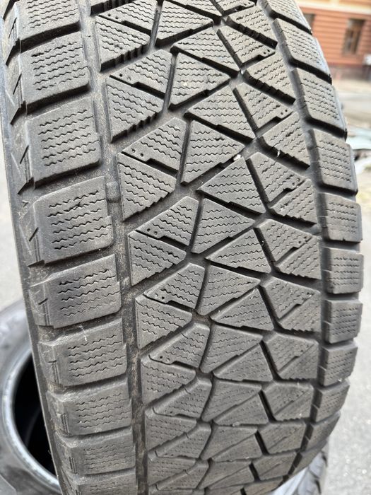 265/60 R18 Bridgestone blizzak DMV2 комплект зимової гуми