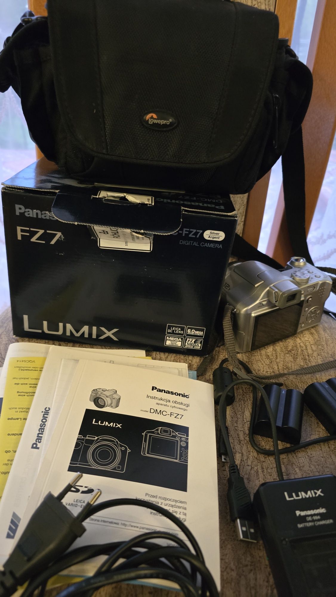 Panasonic Lumix DMC-FZ7 w bardzo dobrym stanie