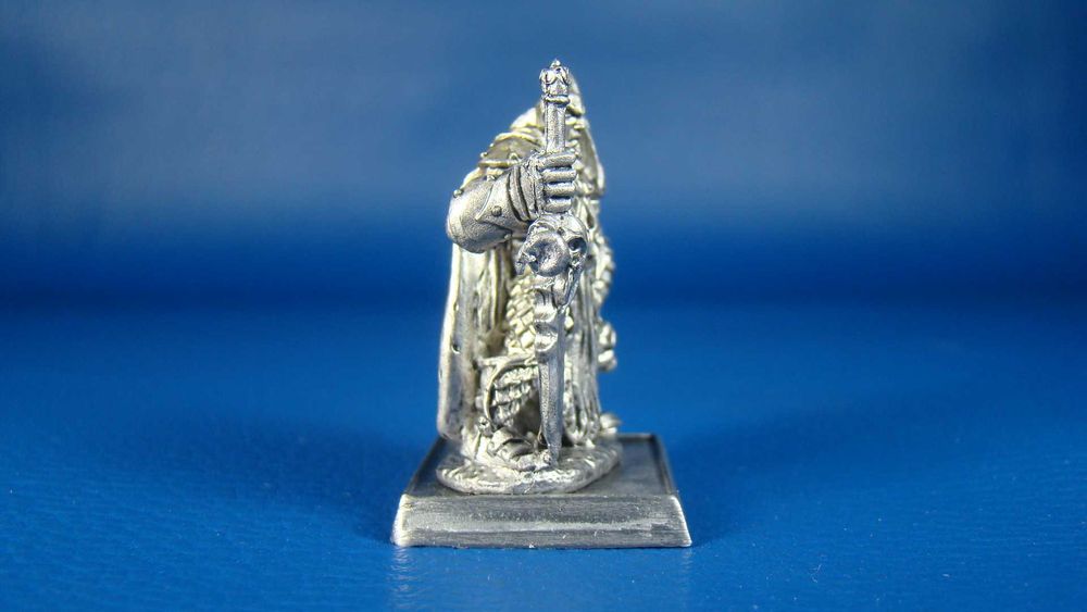 Metalowa Figurka Pogromca zła Borys do gry RPG DnD 30 mm