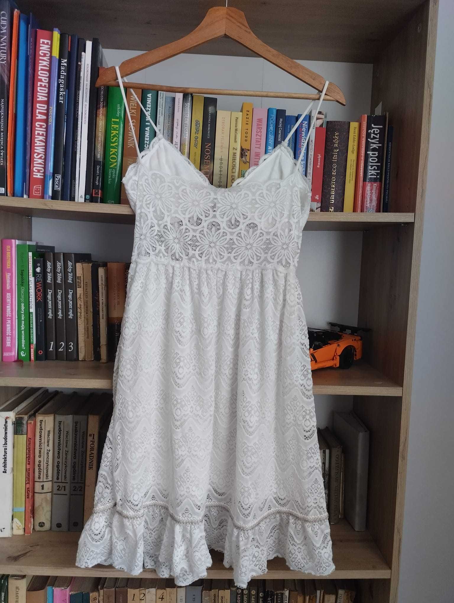 Biała sukienka koronkowa na ramiona r.S