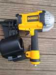 Pistolet do gwoździ DeWalt