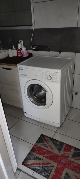 Пральна машина в робочому стані