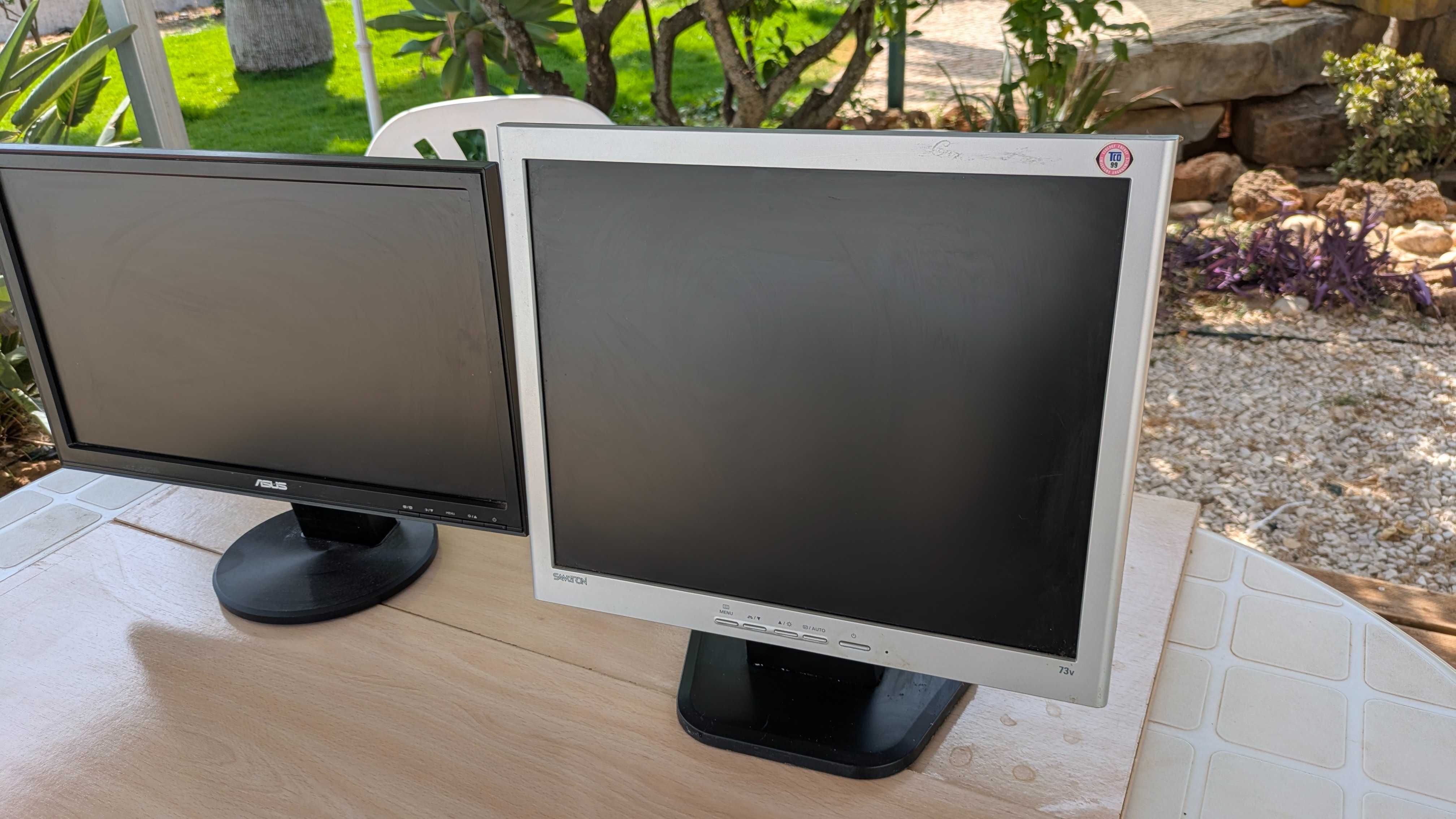 Vendo para desocupar 2 monitores de PC