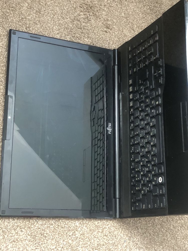 Fujitsu AH532/G21 Intel i5 3340M GT620M