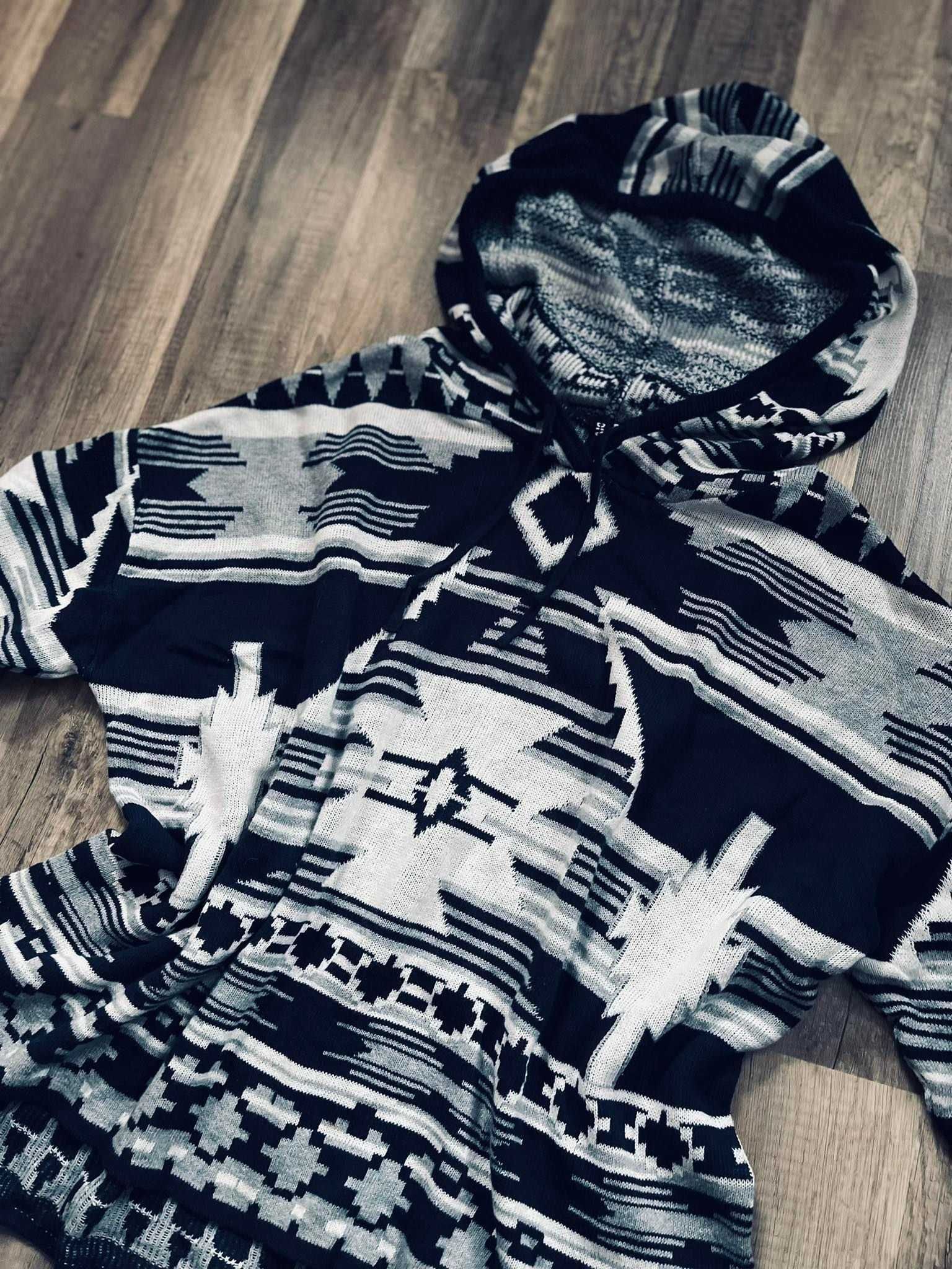 Festiwalowa bluza w aztecki wzór 36/S. Sweter.