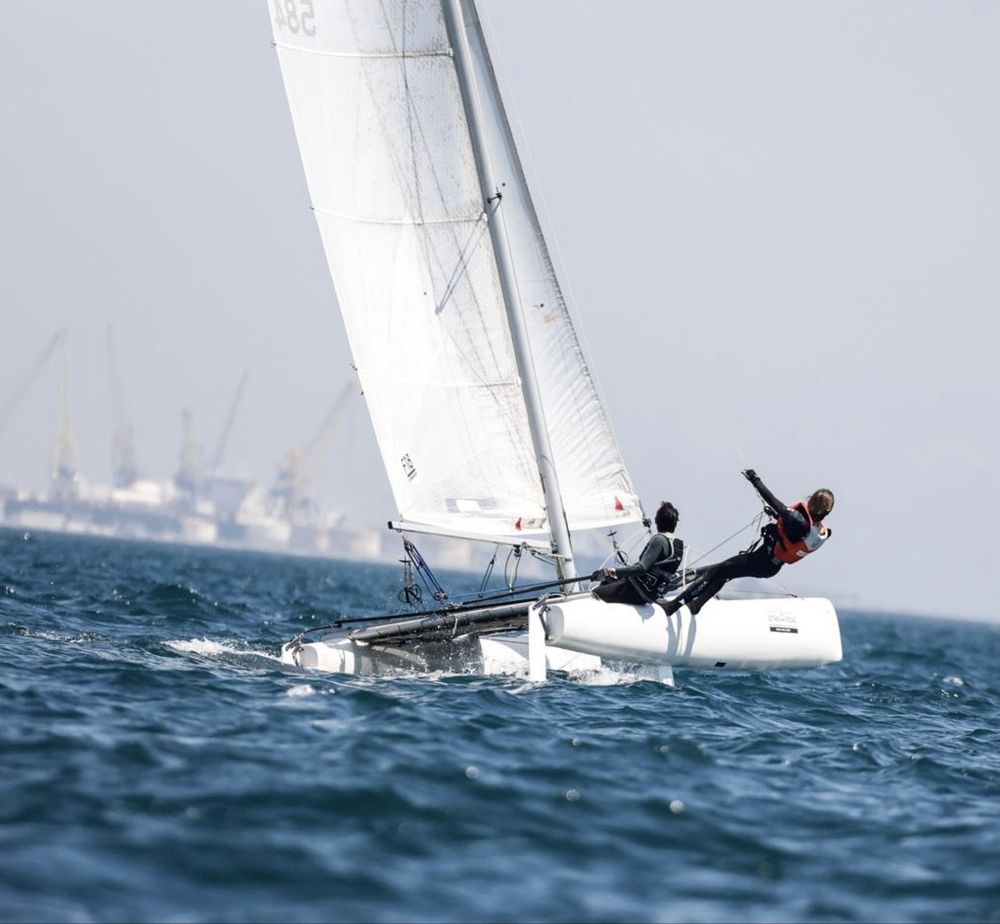 Catamara dart f18