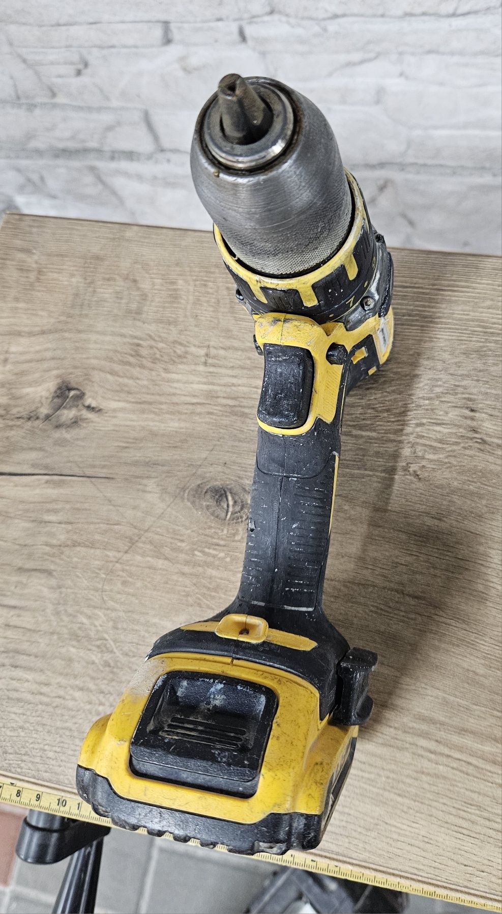 Шуруповерт DeWalt бесщеточный