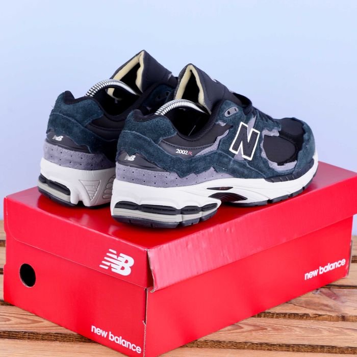 (2007) Чоловічі Кросівки New Balance 2002R сірі з білою підошвою