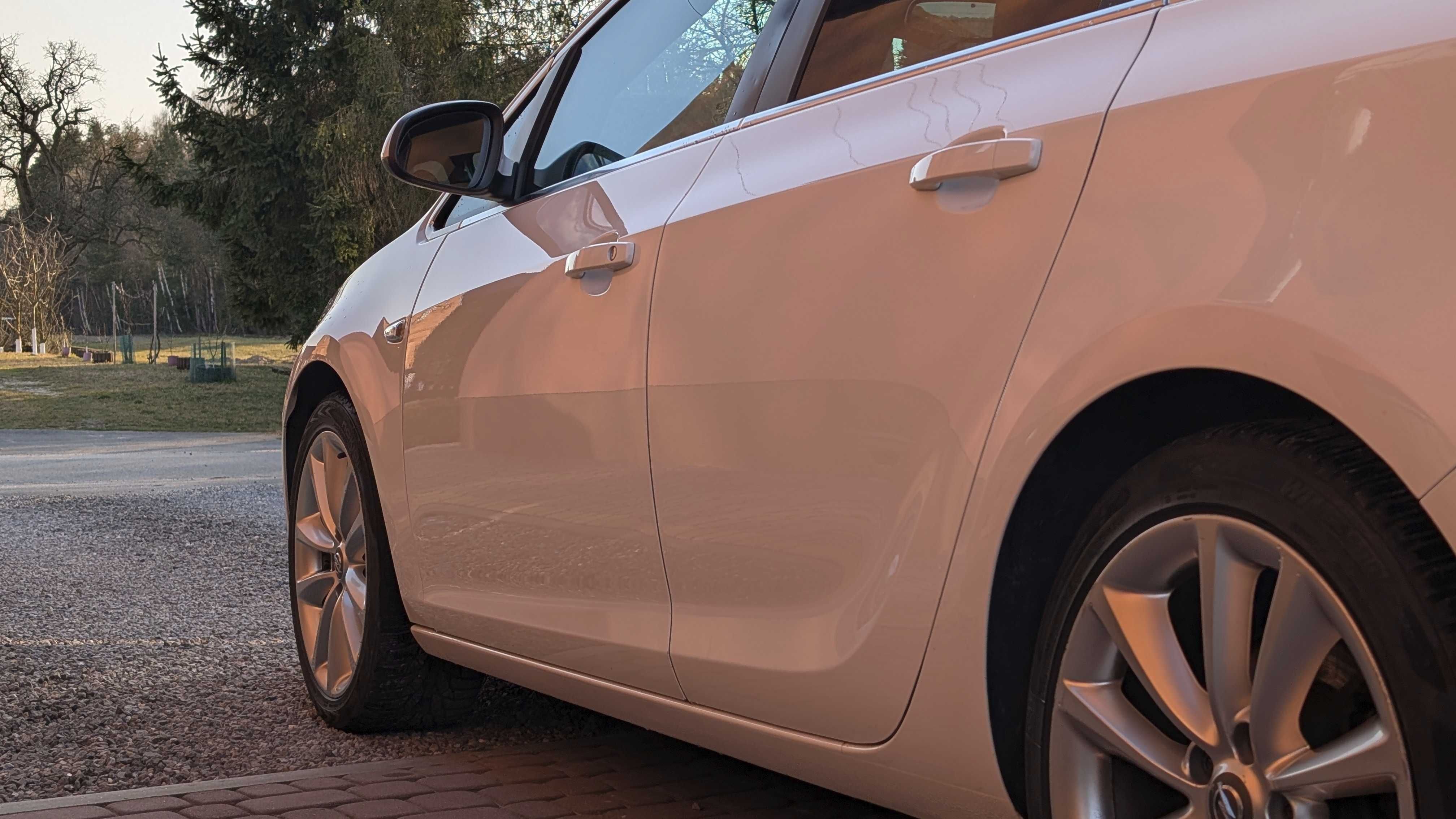 Opel Astra J 1.6 turbo 2010 r.