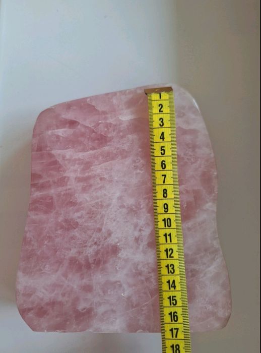 Розовий кварц з Египту 2 кг 400 гр.