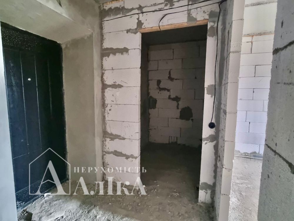 Продам велику 1-кімнатну квартиру в новобудові центрі!