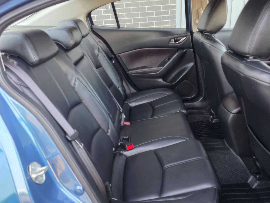 Mazda 3      2017