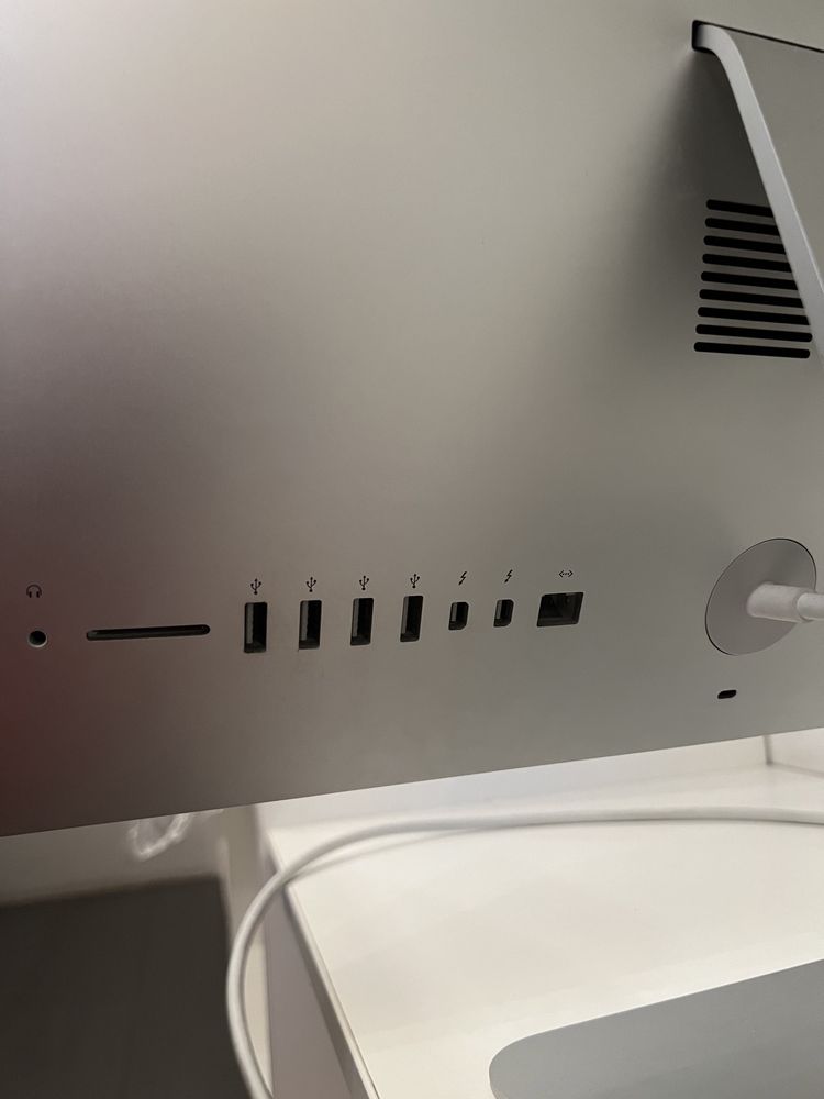 iMac 21,5 cala, koniec 2012, procesor 2,7 GHz Intel Core i5