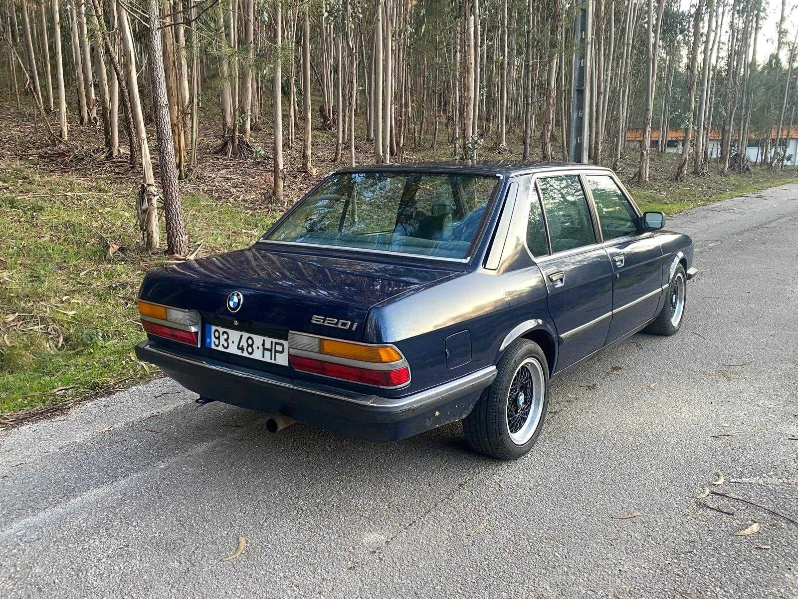 BMW E28 520i - 6 Cilindros