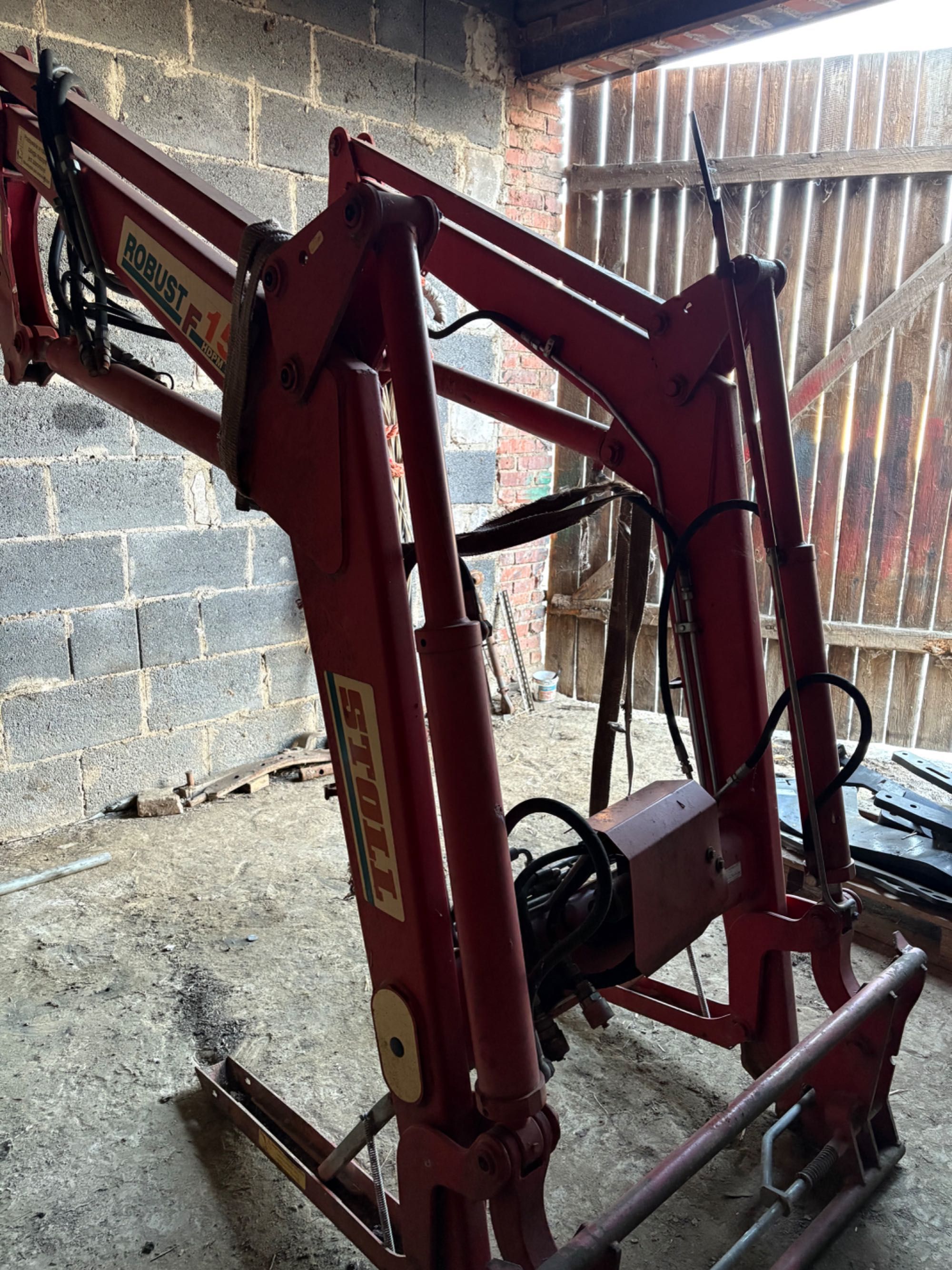 Tur Stoll Robust F15HDPM