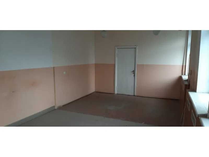 нежитлове приміщення 42,4 кв., Броди, площа Ринок, 30