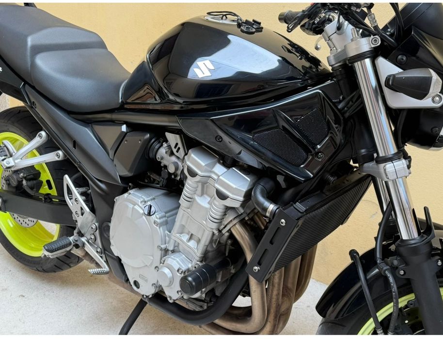 Bandit 650 muito bem estimada