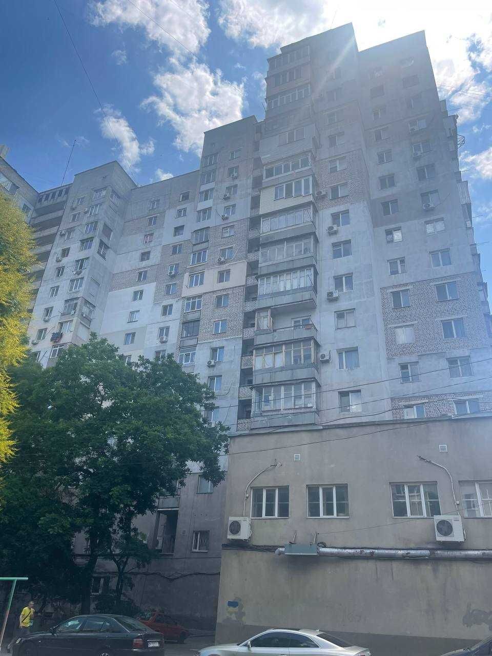 1-кімнатна- велика лоджія Приморський район, до ЖД- 5 хв. їзди Торг!