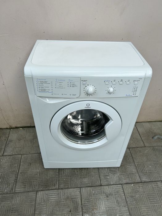 Стиральная машина Indesit на 5 кг IWSB5093.Гарантия!