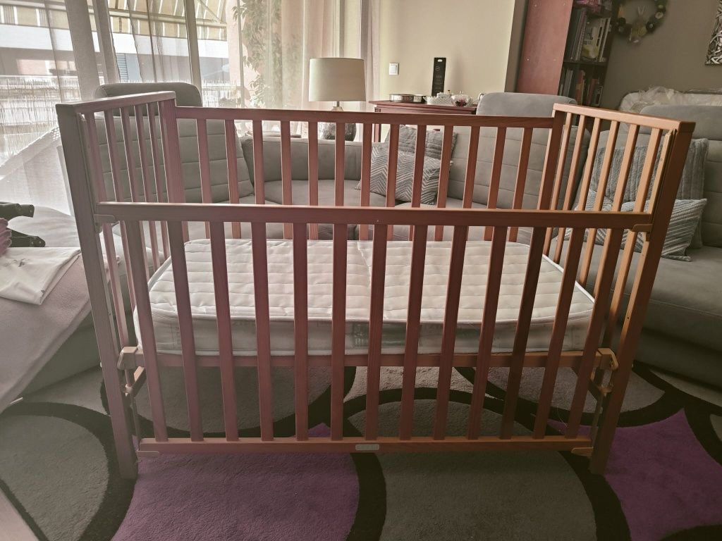 Cama bebé zippy usada
