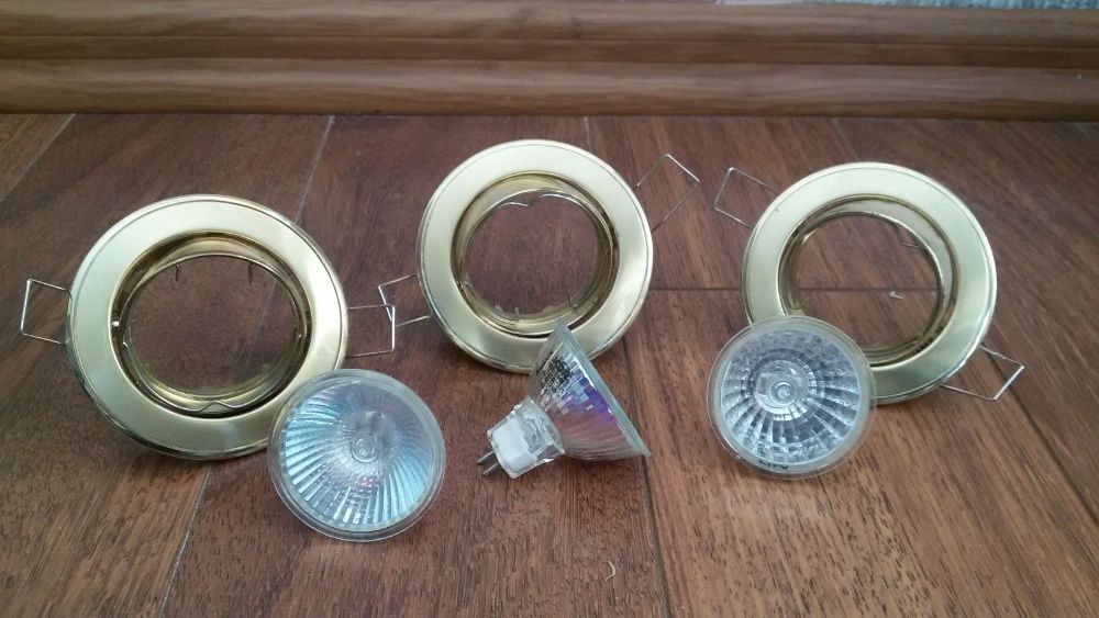 Точечные светильники, лампы, люстра - 10 шт - 50 грн