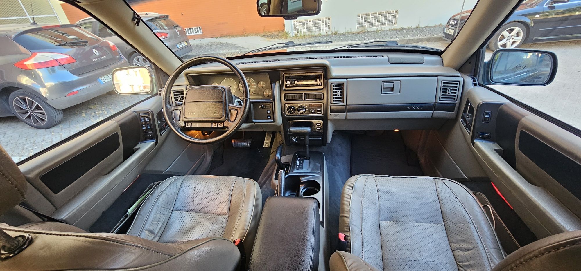 Jeep grand cherokee 4.0 oficial 93 impecável