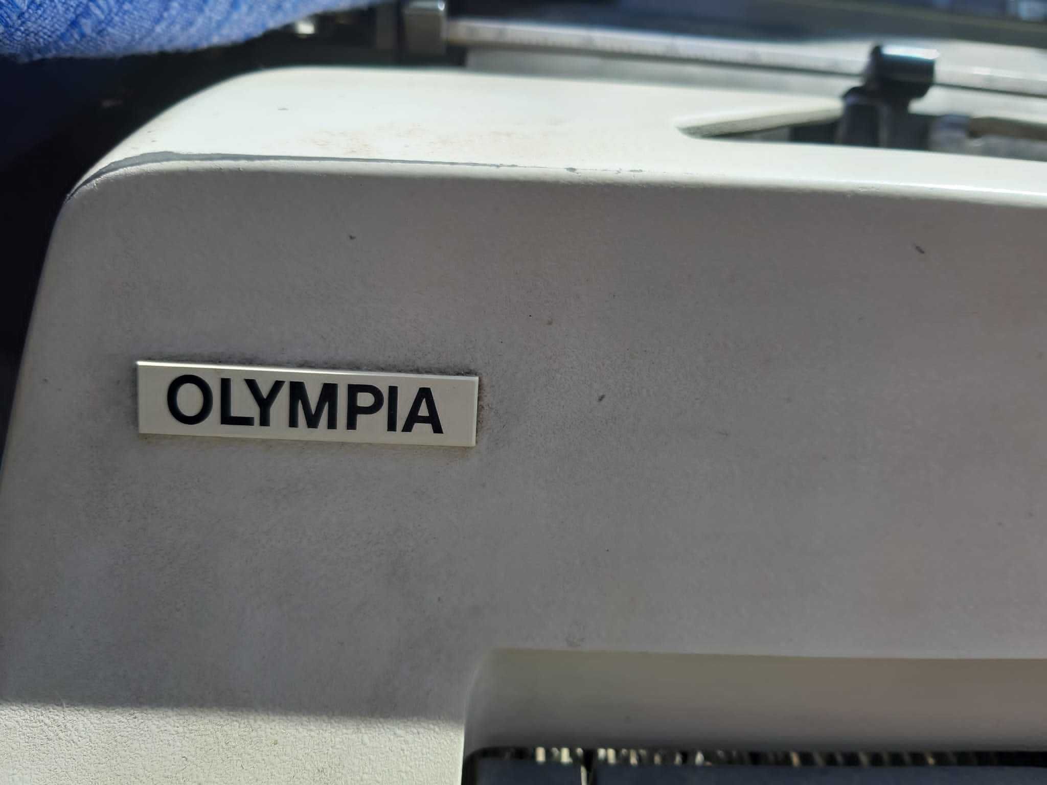 Máquina de escrever Olimpia antiga