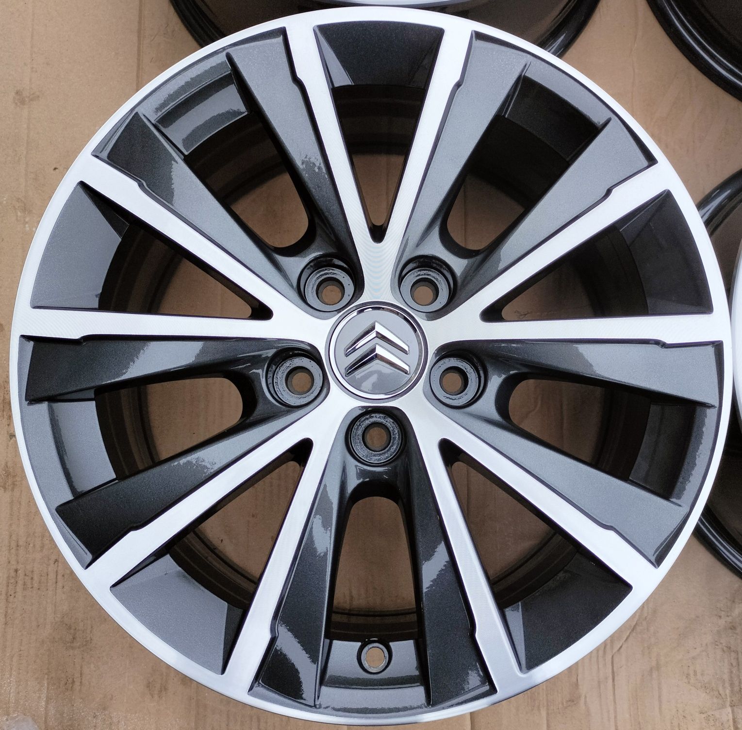 Felgi Citroen C5 Berlingo Jumpy C4 Picasso Grand  7x16 ET44 5x108