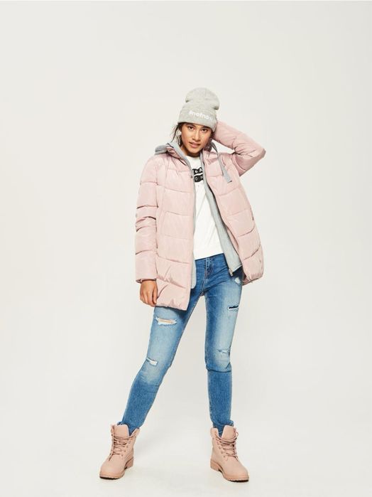 Зимова жіноча куртка